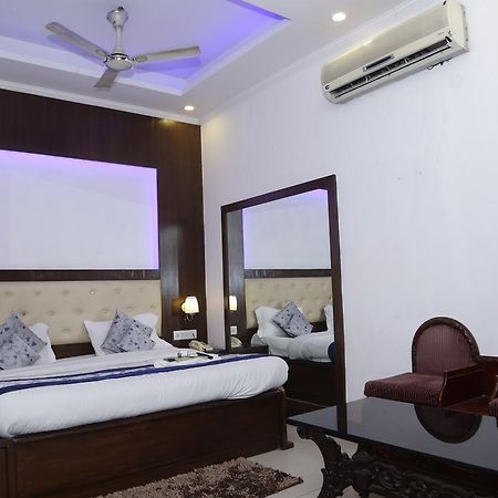 Vishal Hotel By Comfort Rooms Nueva Delhi Exterior foto